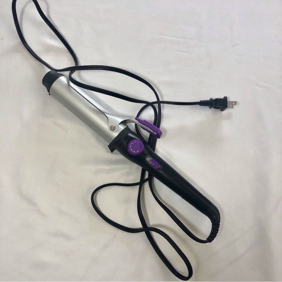 Remington Curling Iron with Cover - Picture 4 of 10